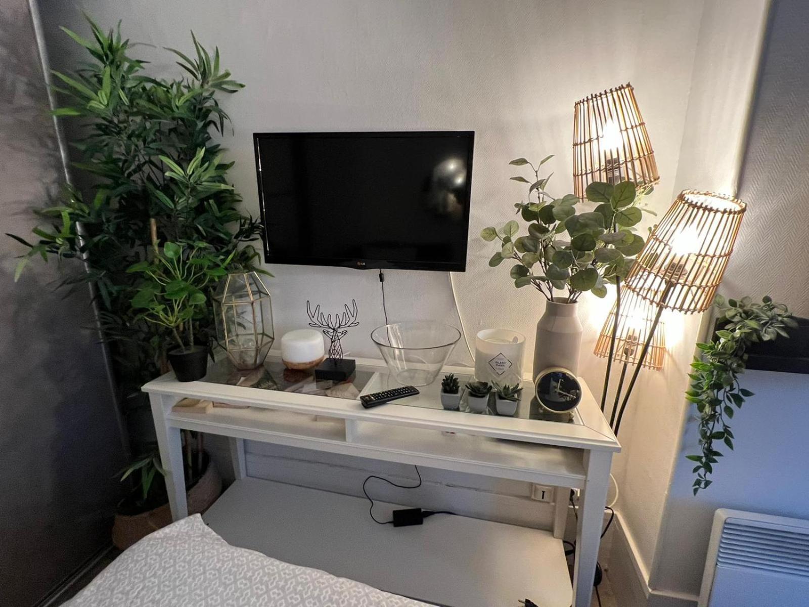 Studio Moderne Au Coeur De Paris Batignolles Bagian luar foto