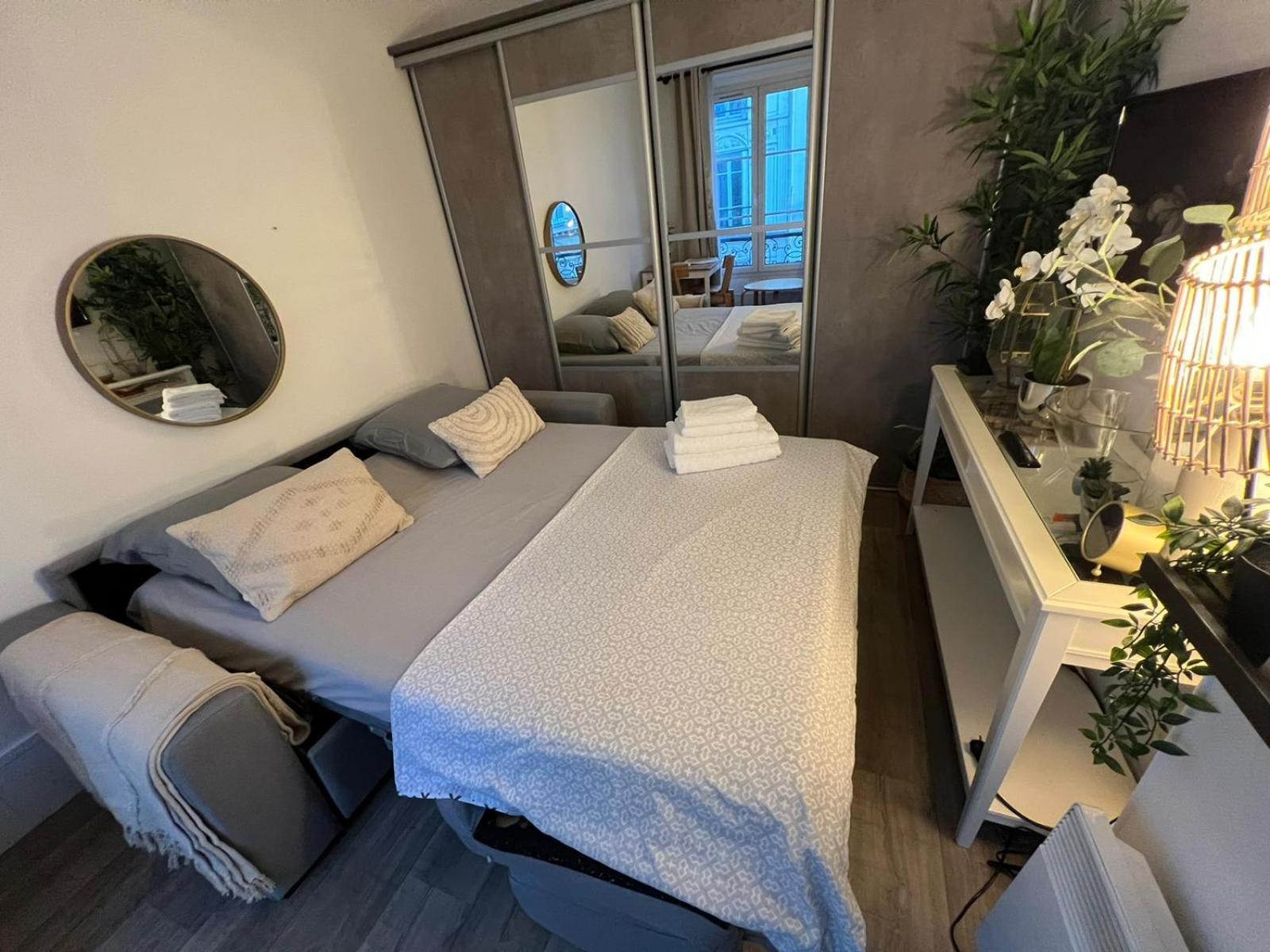 Studio Moderne Au Coeur De Paris Batignolles Bagian luar foto